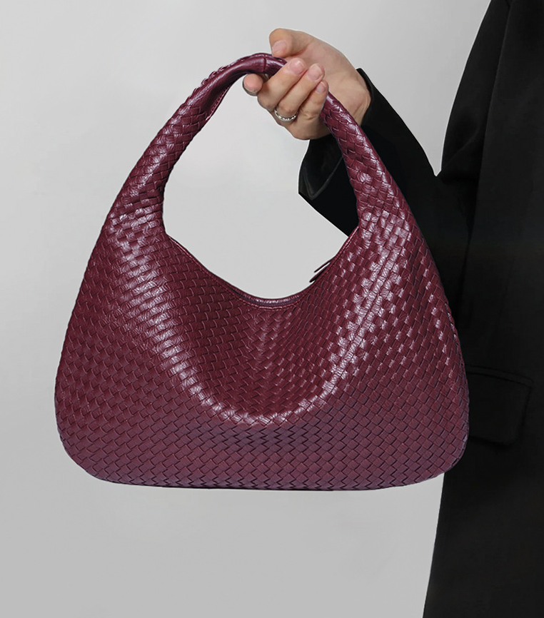 Woven women's bag dumpling bag 2023 new summer simple big brand shoulder bag autumn and winter European and American fashion casual bag