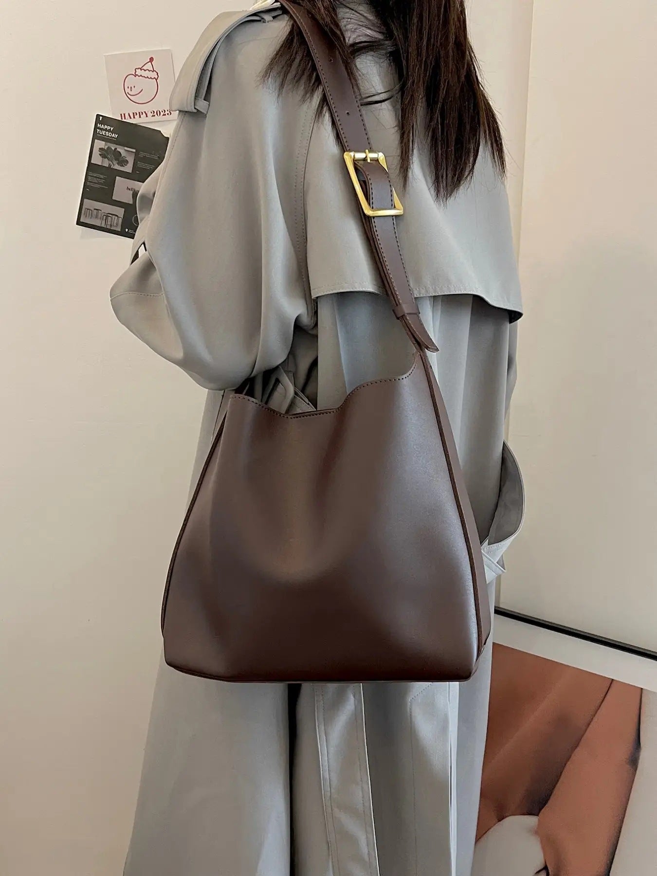 Handbag: New fashionable and versatile bucket, large-capacity, simple and casual two-piece soft collapse one-shoulder crossbody bag