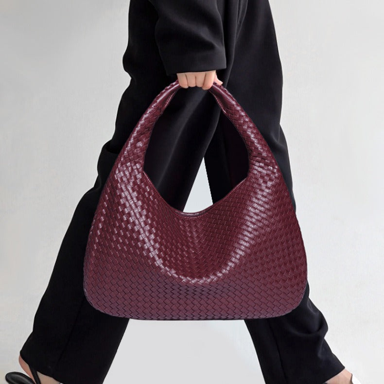 Woven women's bag dumpling bag 2023 new summer simple big brand shoulder bag autumn and winter European and American fashion casual bag